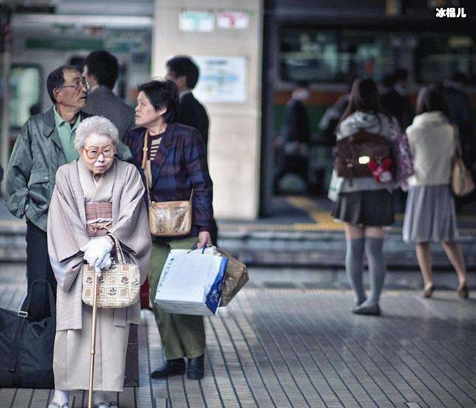 日本共享家庭, 背后原因让无数人感到心酸又残酷